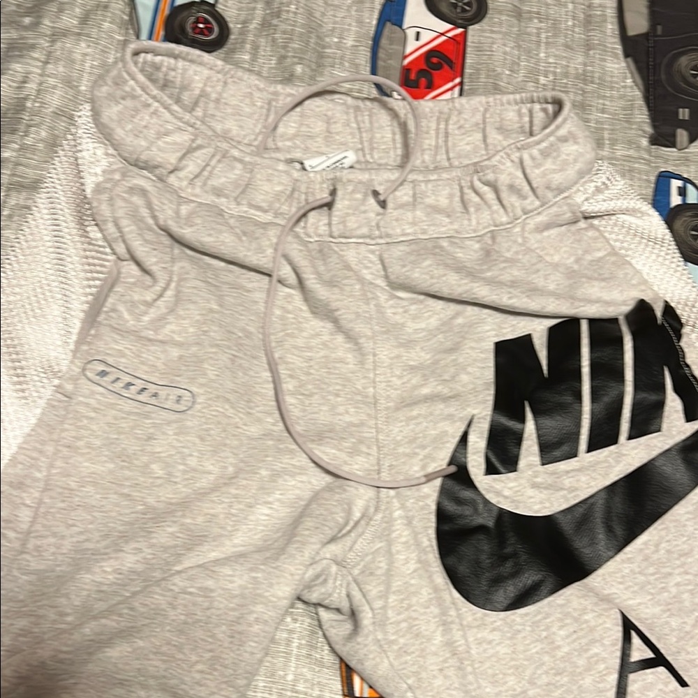 Nike Gray and Black Sweatpants Relaxed Fit